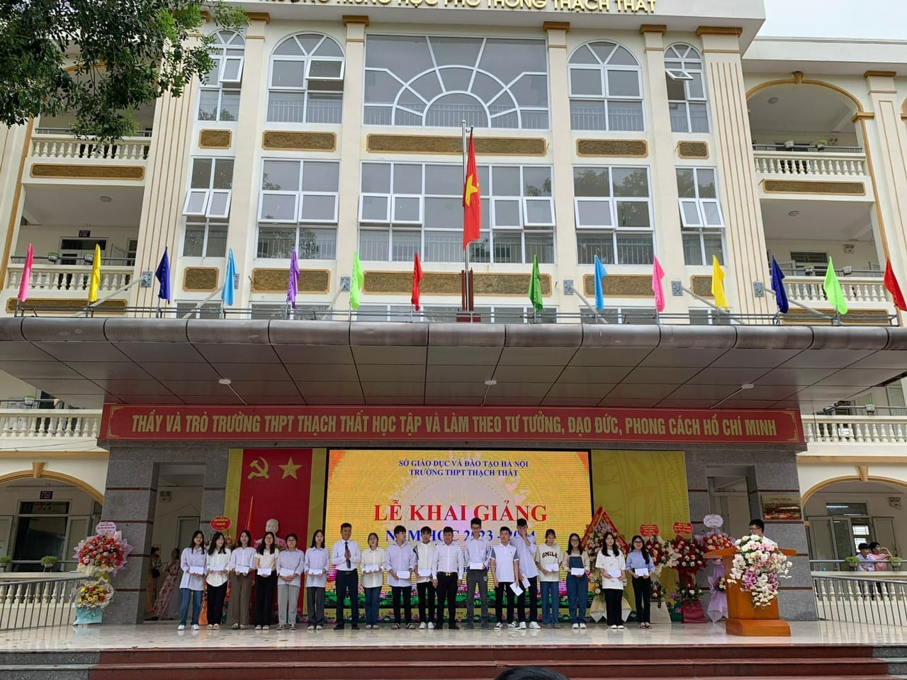 Trường THPT Thạc Thất